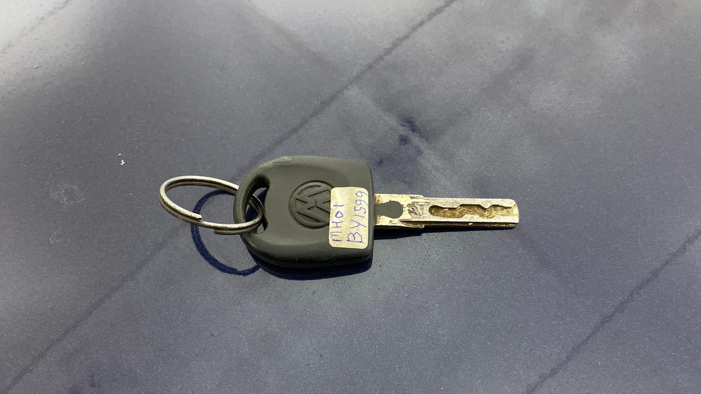 2015 Volkswagen Polo TRENDLINE 1.2L PETROL, Petrol, Manual, 22,605 km, Key Close Up