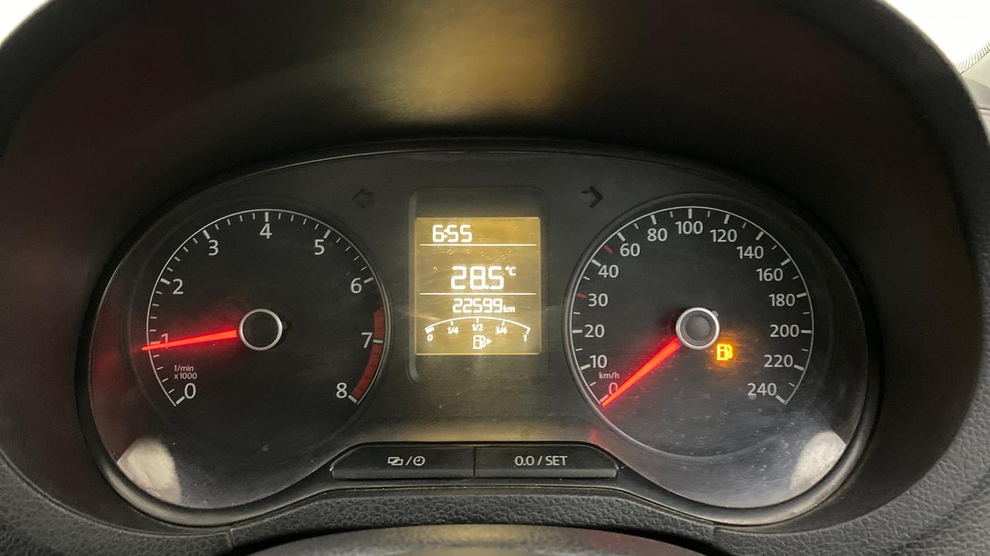 2015 Volkswagen Polo TRENDLINE 1.2L PETROL, Petrol, Manual, 22,605 km, Odometer Image