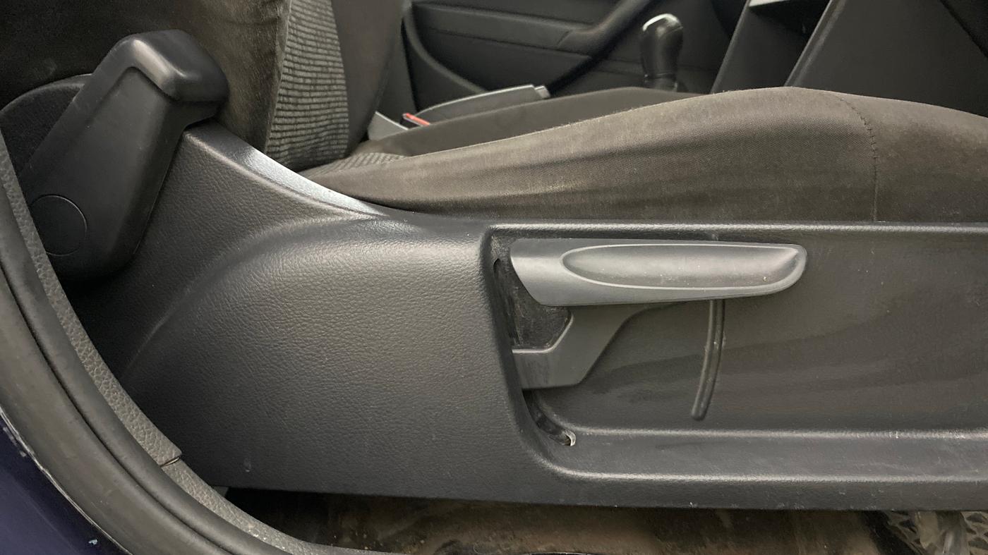 2015 Volkswagen Polo TRENDLINE 1.2L PETROL, Petrol, Manual, 22,605 km, Driver Side Adjustment Panel