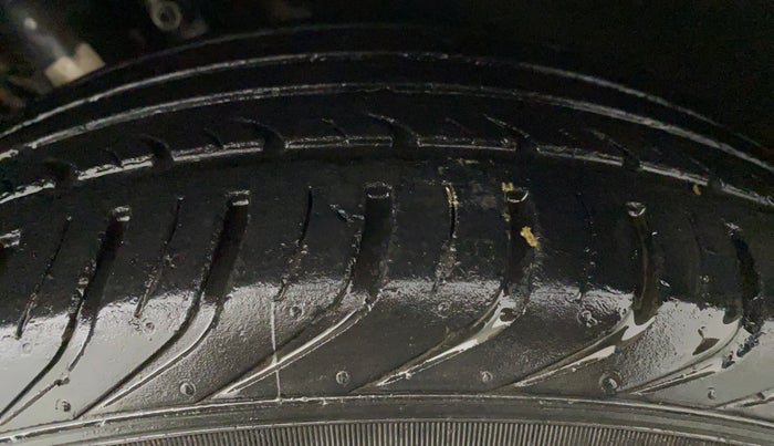 2013 Volkswagen Polo GT TSI 1.2 PETROL AT, Petrol, Automatic, 26,476 km, Left Front Tyre Tread