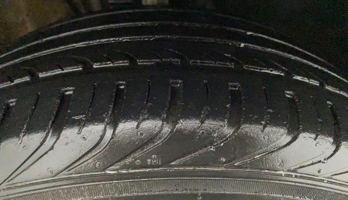 2013 Volkswagen Polo GT TSI 1.2 PETROL AT, Petrol, Automatic, 26,476 km, Right Front Tyre Tread