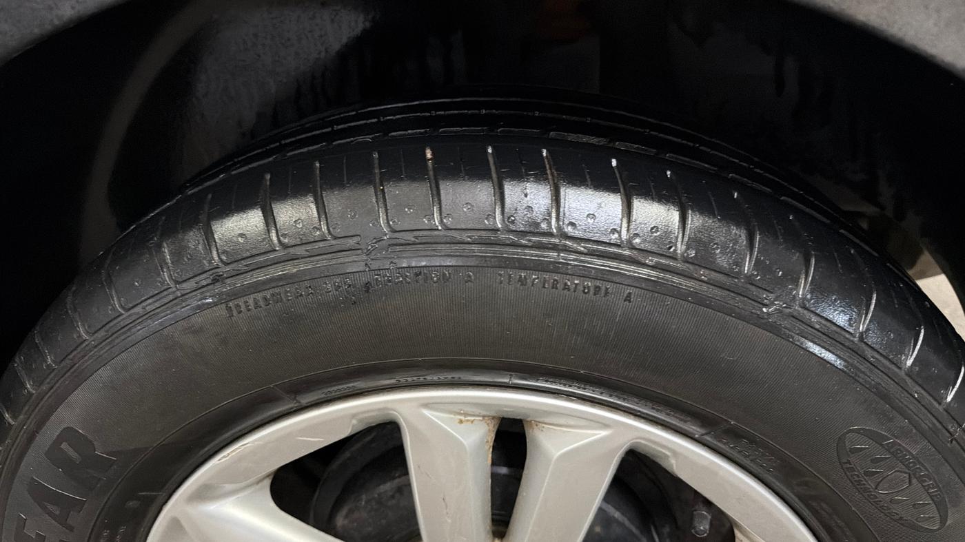 2016 Hyundai Creta SX PLUS 1.6 PETROL, Petrol, Manual, 25,051 km, Left Rear Tyre Tread