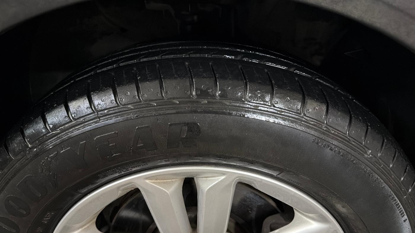 2016 Hyundai Creta SX PLUS 1.6 PETROL, Petrol, Manual, 25,051 km, Right Front Tyre Tread