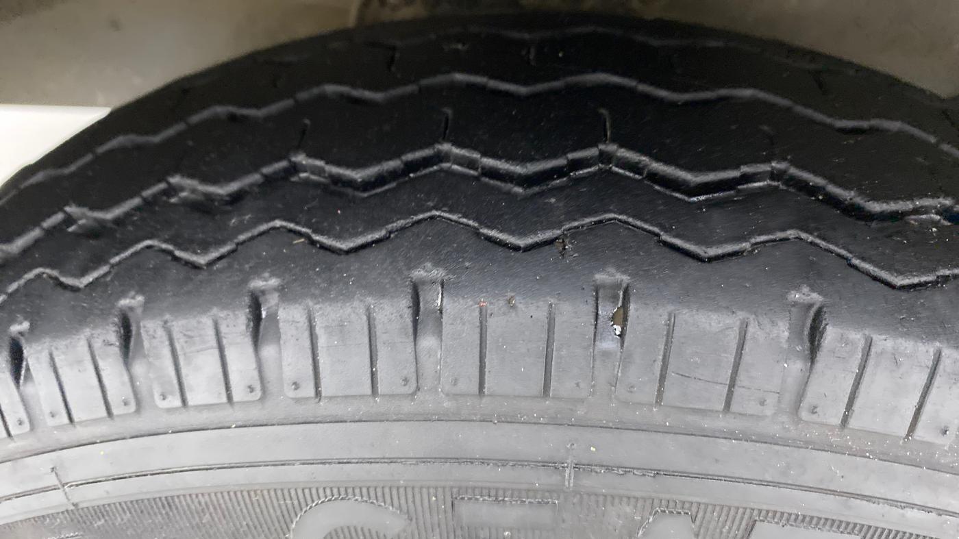 2021 Maruti Eeco 5 STR WITH AC PLUSHTR, Petrol, Manual, 16,049 km, Left Front Tyre Tread