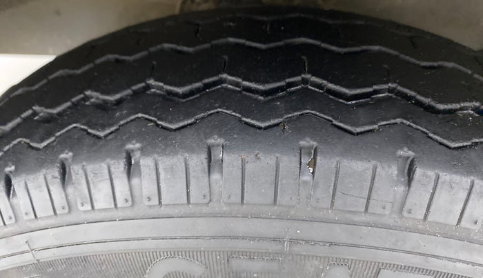 2021 Maruti Eeco 5 STR WITH AC PLUSHTR, Petrol, Manual, 16,049 km, Left Front Tyre Tread