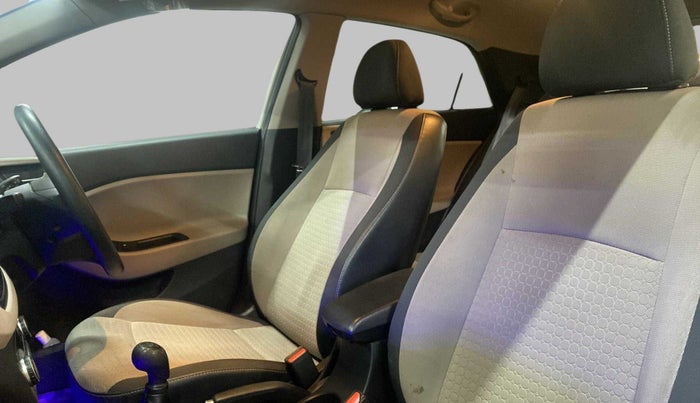 2017 Hyundai Elite i20 ASTA 1.2, Petrol, Manual, 24,879 km, Right Side Front Door Cabin