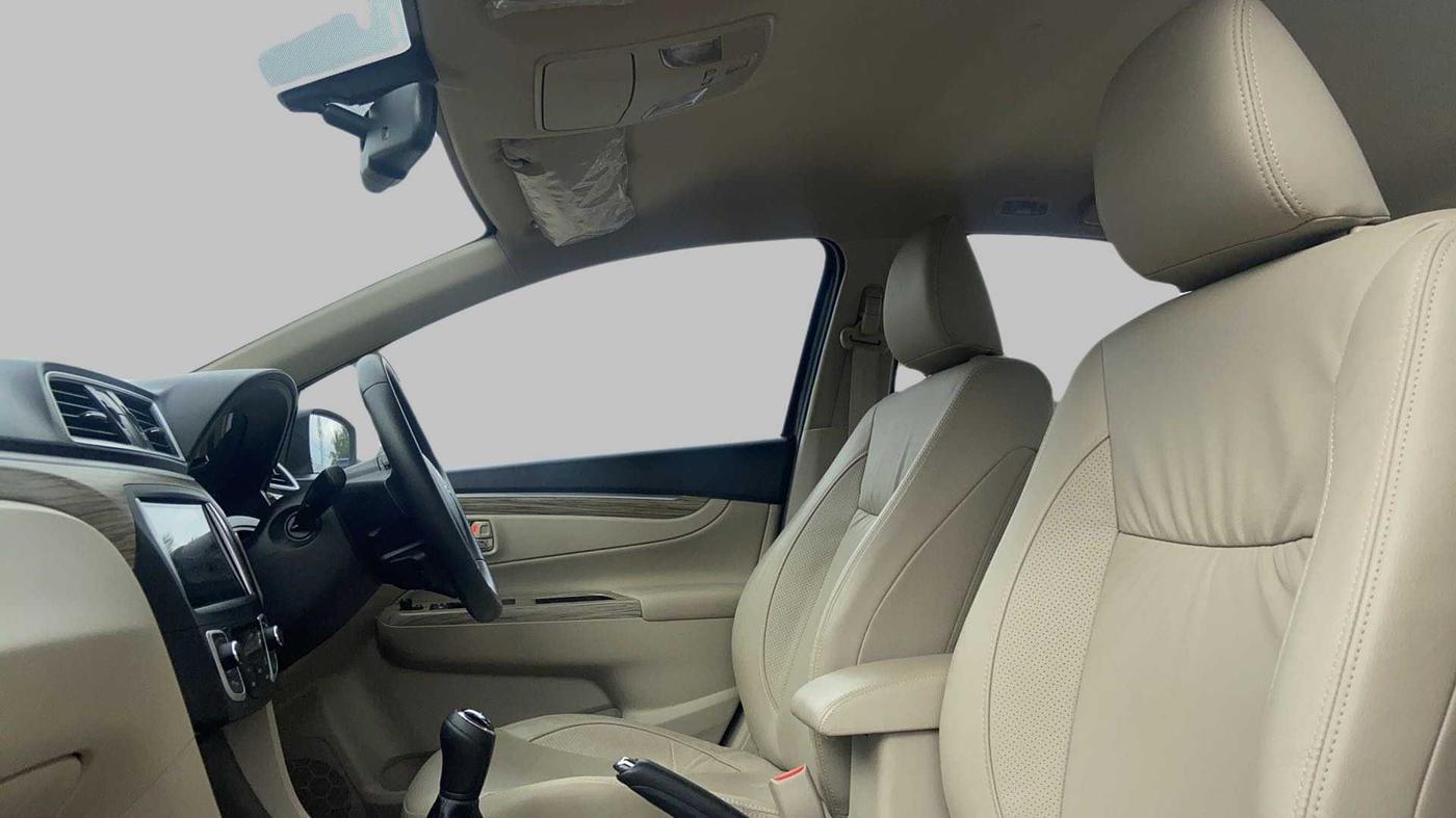 2020 Maruti Ciaz ALPHA 1.5 MT VTVT SHVS, Petrol, Manual, 15,790 km, Right Side Front Door Cabin