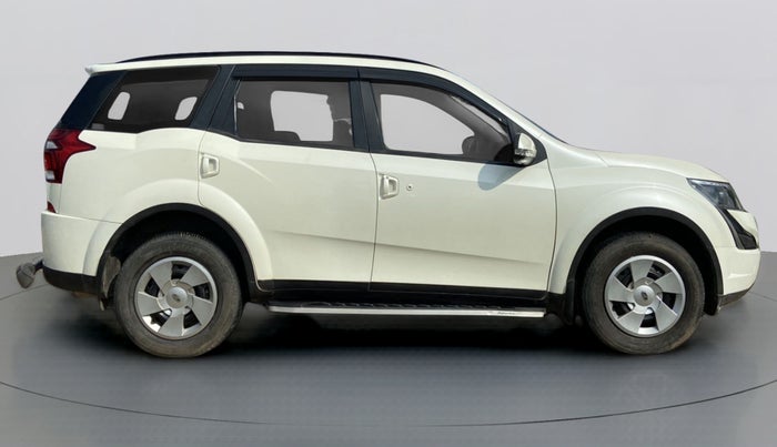 2019 Mahindra XUV500 W7 FWD, Diesel, Manual, 53,290 km, Right Side View