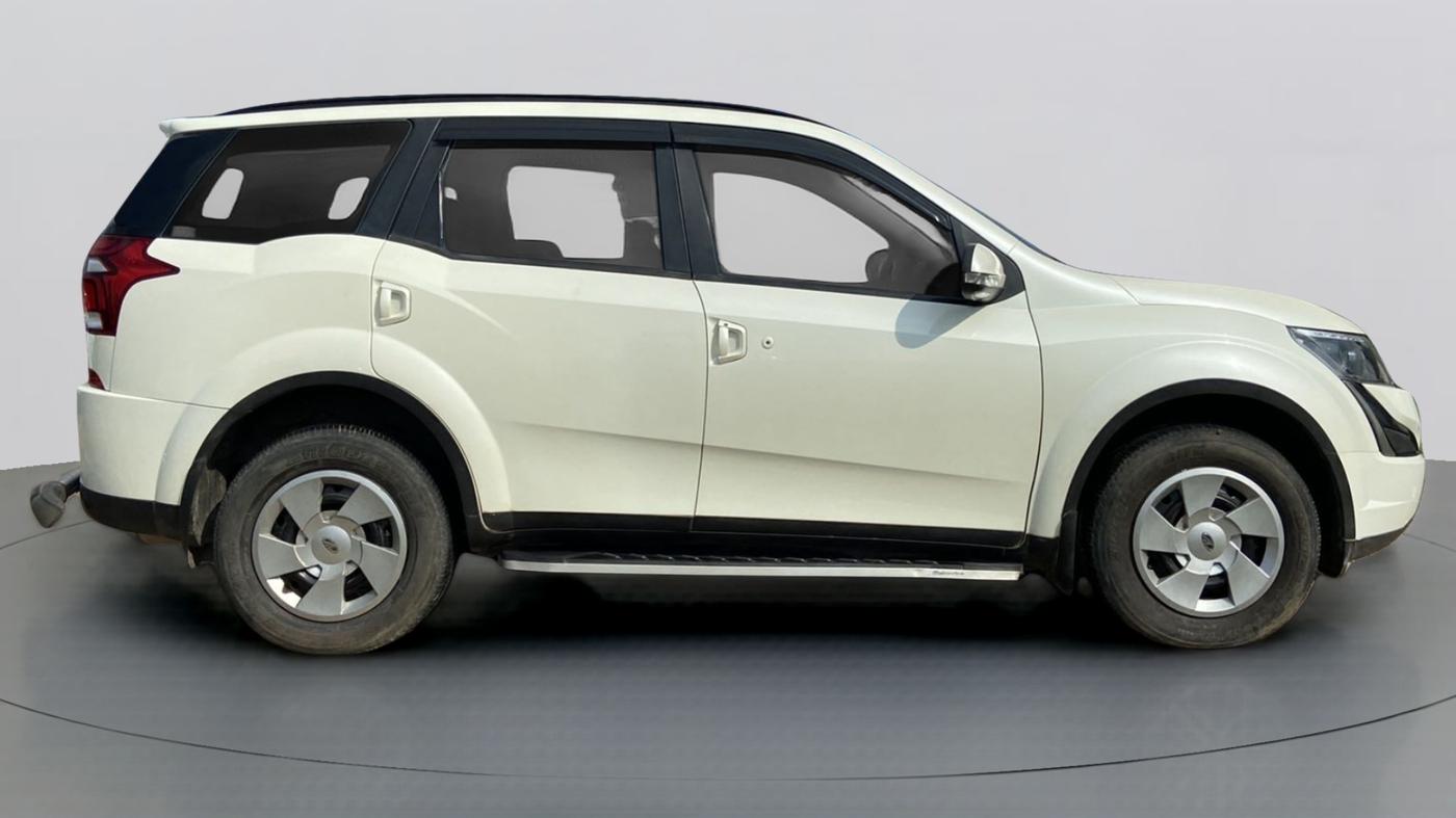 2019 Mahindra XUV500 W7 FWD, Diesel, Manual, 53,290 km, Left Side