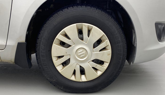 2013 Maruti Swift VXI, Petrol, Manual, 66,929 km, Right Front Wheel