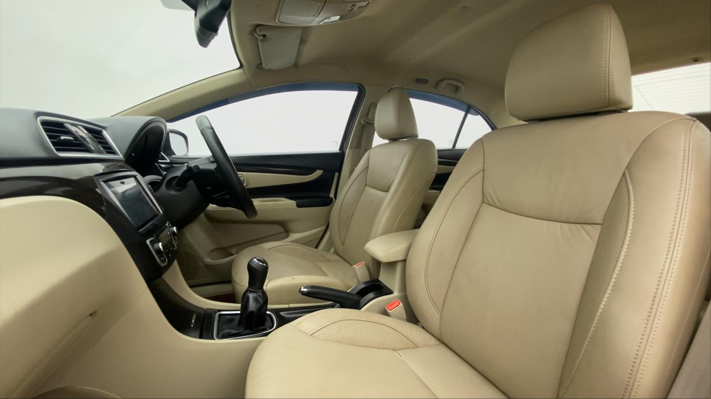 2016 Maruti Ciaz ZDI+ SHVS, Diesel, Manual, 78,822 km, Right Side Front Door Cabin