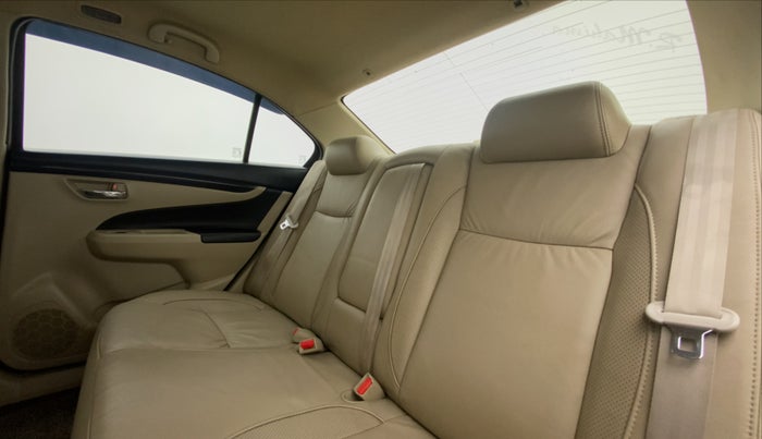 2016 Maruti Ciaz ZDI+ SHVS, Diesel, Manual, 78,822 km, Right Side Rear Door Cabin