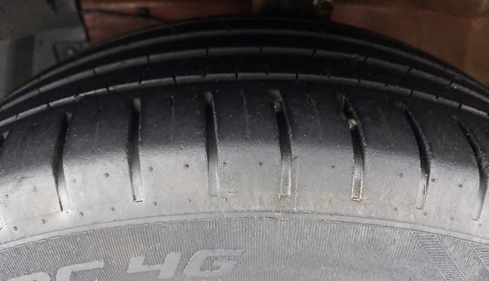 2016 Maruti Ciaz ZDI+ SHVS, Diesel, Manual, 78,822 km, Left Front Tyre Tread