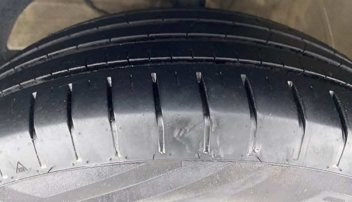 2020 Maruti Swift ZXI, Petrol, Manual, 15,875 km, Left Front Tyre Tread