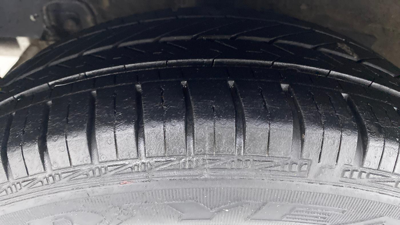 2017 Hyundai Grand i10 SPORTZ (O) 1.2 AT VTVT, Petrol, Automatic, 32,162 km, Right Rear Tyre Tread