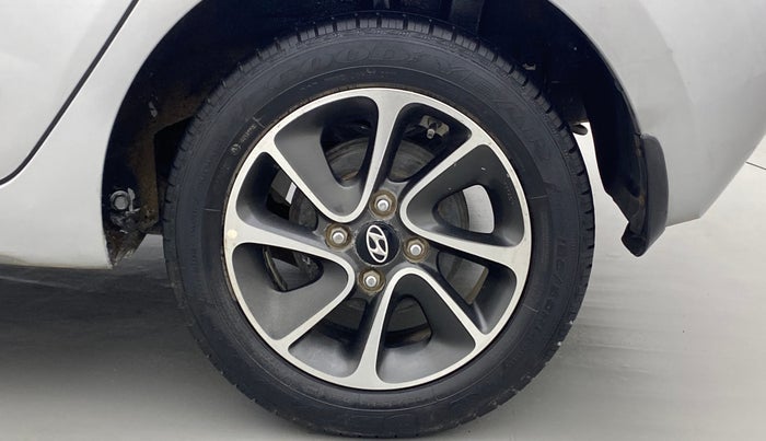 2017 Hyundai Grand i10 SPORTZ (O) 1.2 AT VTVT, Petrol, Automatic, 32,162 km, Left Rear Wheel