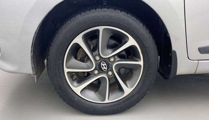 2017 Hyundai Grand i10 SPORTZ (O) 1.2 AT VTVT, Petrol, Automatic, 32,162 km, Left Front Wheel