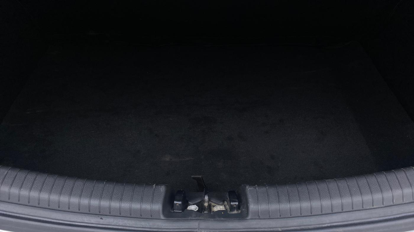 2017 Hyundai Grand i10 SPORTZ (O) 1.2 AT VTVT, Petrol, Automatic, 32,162 km, Boot Inside