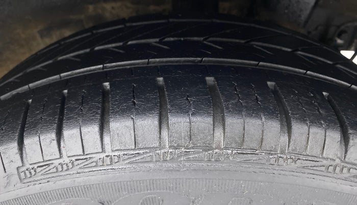 2017 Hyundai Grand i10 SPORTZ (O) 1.2 AT VTVT, Petrol, Automatic, 32,162 km, Left Rear Tyre Tread