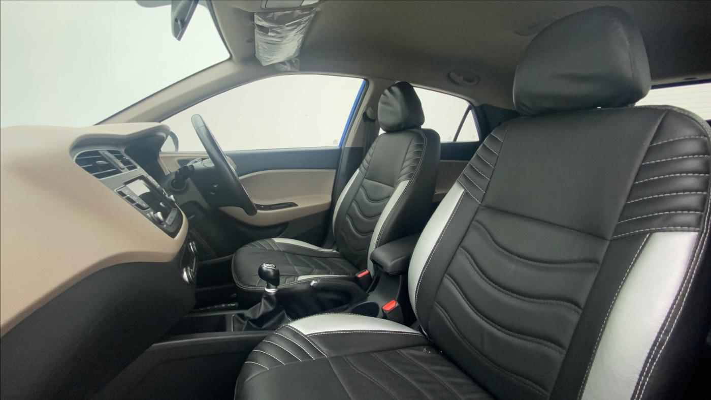2018 Hyundai Elite i20 ASTA 1.2 (O), Petrol, Manual, 20,489 km, Right Side Front Door Cabin
