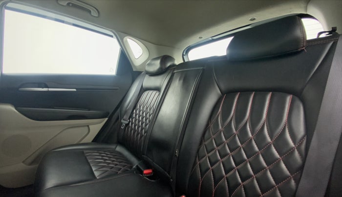 2020 KIA SONET HTX 1.0 IMT, Petrol, Manual, 35,153 km, Right Side Rear Door Cabin