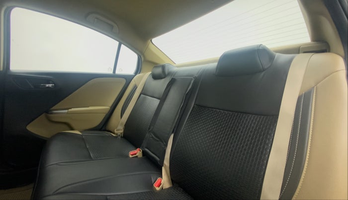 2016 Honda City V MT DIESEL, Diesel, Manual, 87,353 km, Right Side Rear Door Cabin