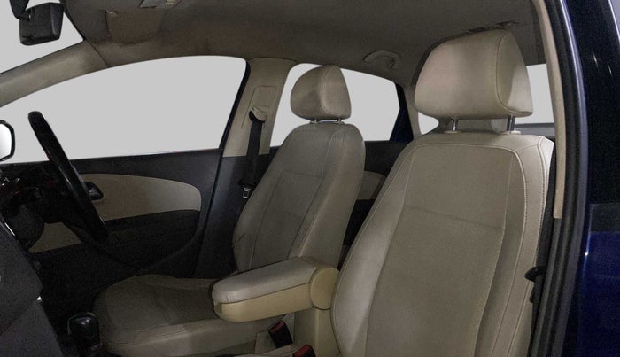 2013 Volkswagen Vento HIGHLINE PETROL AT, Petrol, Automatic, 72,702 km, Right Side Front Door Cabin