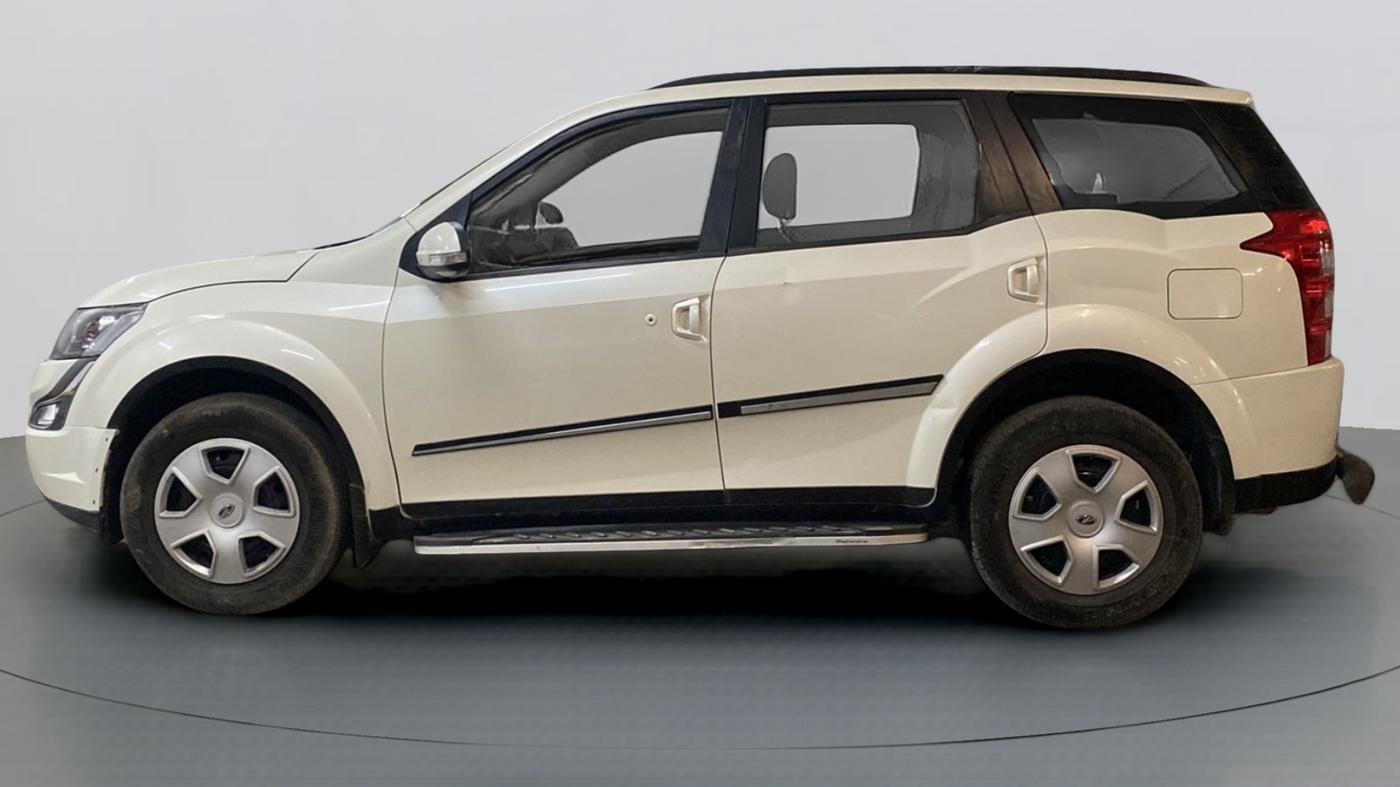 2016 Mahindra XUV500 W6 4X2, Diesel, Manual, 94,606 km, Left Side