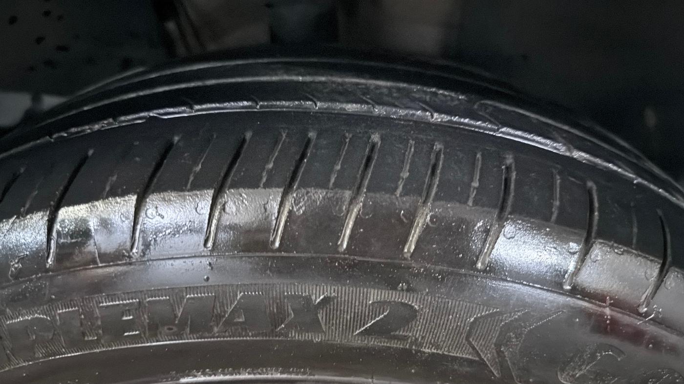 2022 Volkswagen TAIGUN TOPLINE 1.0 TSI AT, Petrol, Automatic, 89,372 km, Right Front Tyre Tread