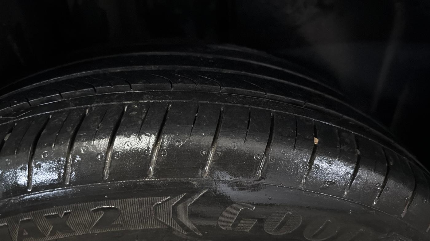 2022 Volkswagen TAIGUN TOPLINE 1.0 TSI AT, Petrol, Automatic, 89,372 km, Right Rear Tyre Tread