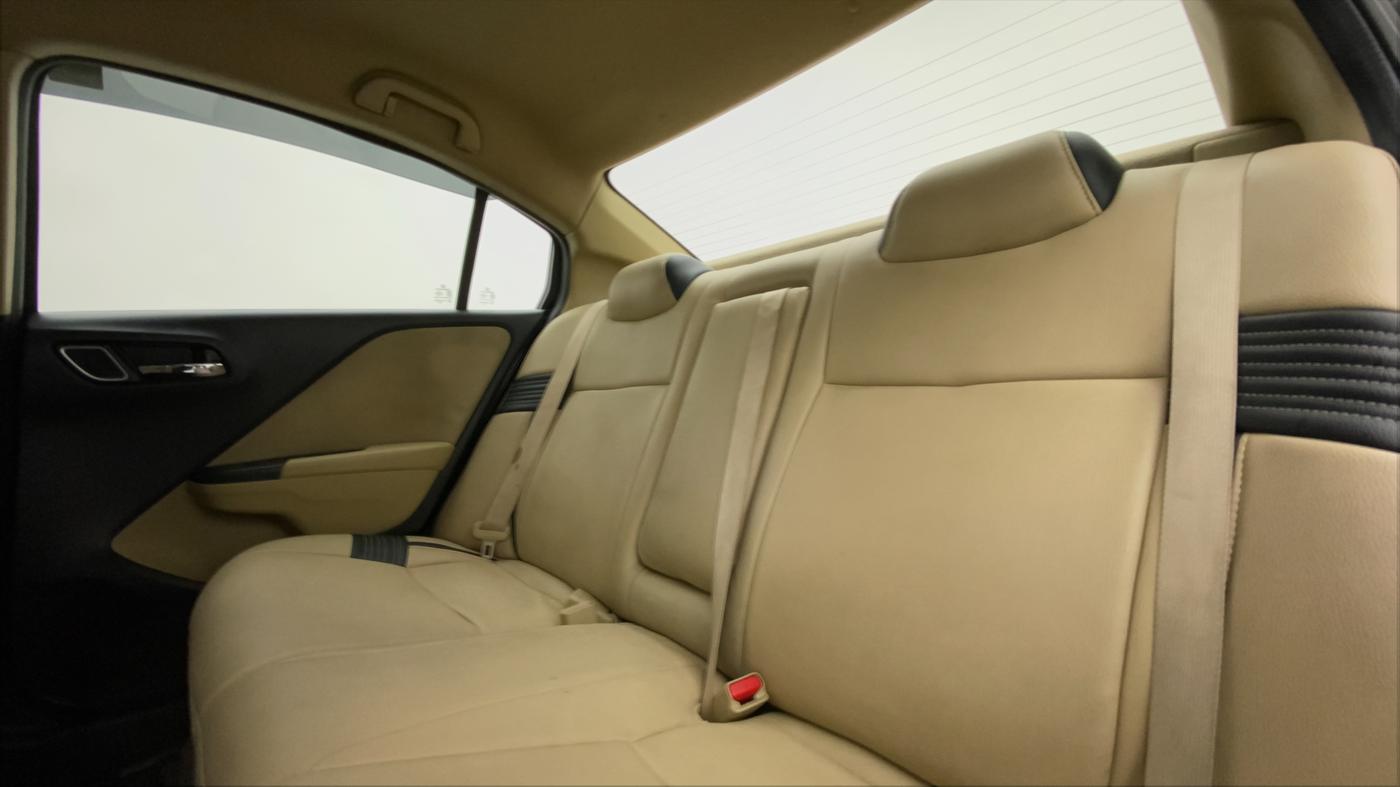 2017 Honda City V MT PETROL, Petrol, Manual, 68,137 km, Right Side Rear Door Cabin