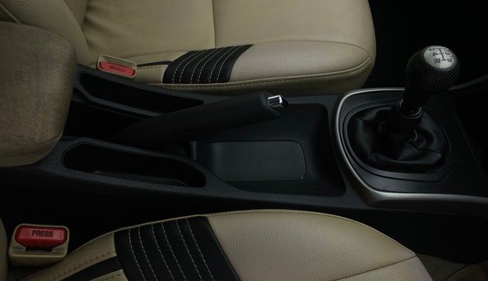 2017 Honda City V MT PETROL, Petrol, Manual, 68,137 km, Gear Lever
