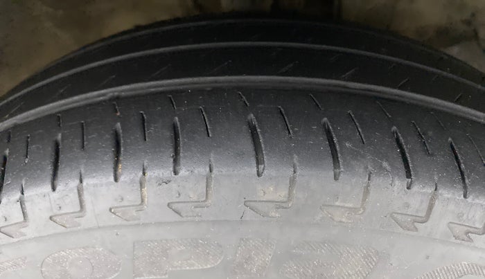 2017 Honda City V MT PETROL, Petrol, Manual, 68,137 km, Right Front Tyre Tread