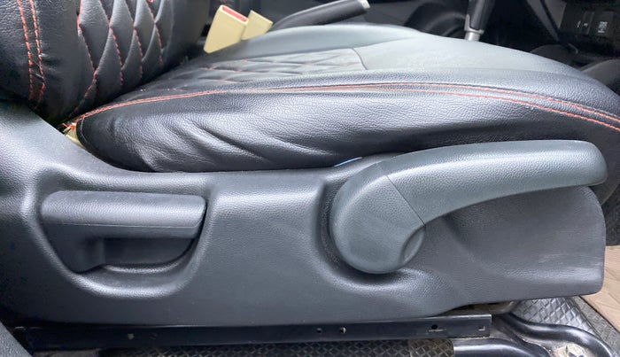 2017 Honda Jazz 1.2 V AT, Petrol, Automatic, 93,616 km, Driver Side Adjustment Panel