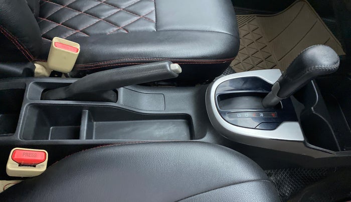 2017 Honda Jazz 1.2 V AT, Petrol, Automatic, 93,616 km, Gear Lever