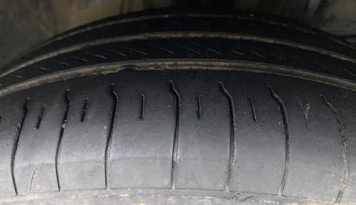 2017 Honda Jazz 1.2 V AT, Petrol, Automatic, 93,616 km, Right Front Tyre Tread