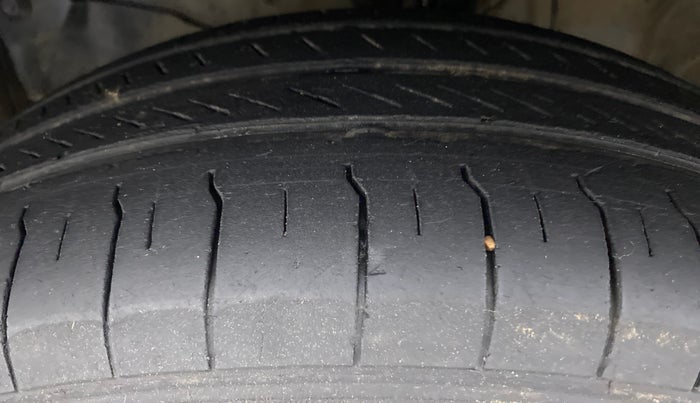 2017 Honda Jazz 1.2 V AT, Petrol, Automatic, 93,616 km, Left Front Tyre Tread