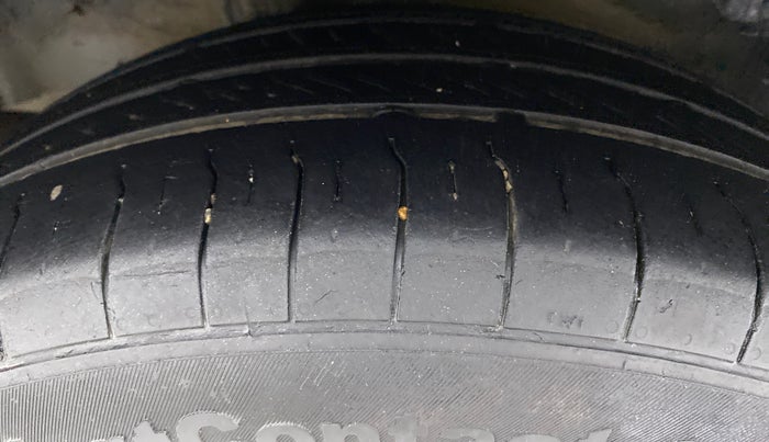 2017 Honda Jazz 1.2 V AT, Petrol, Automatic, 93,616 km, Right Rear Tyre Tread
