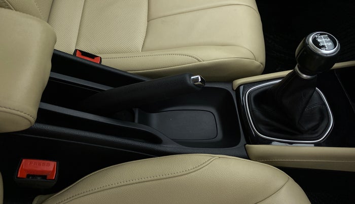 2020 Honda City ZX MT PETROL, Petrol, Manual, 28,348 km, Gear Lever