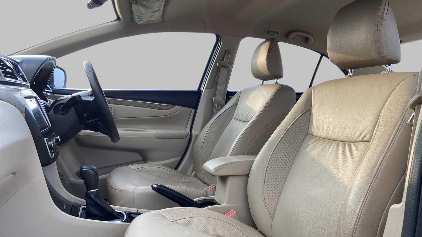 2018 Maruti Ciaz ALPHA 1.5 AT SHVS, Petrol, Automatic, 10,660 km, Right Side Front Door Cabin