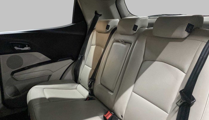 2019 Mahindra XUV300 W8(O), Diesel, Manual, 58,441 km, Right Side Rear Door Cabin