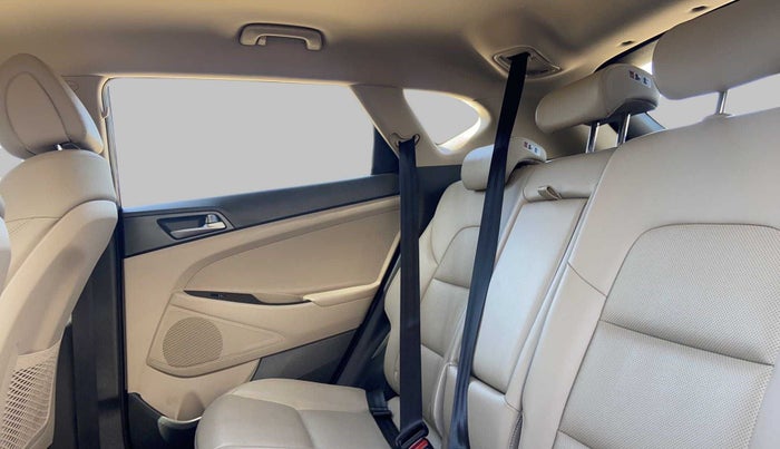 2017 Hyundai Tucson 4WD AT GLS DIESEL, Diesel, Automatic, 32,475 km, Right Side Rear Door Cabin