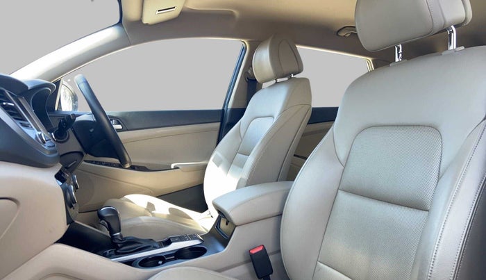 2017 Hyundai Tucson 4WD AT GLS DIESEL, Diesel, Automatic, 32,475 km, Right Side Front Door Cabin