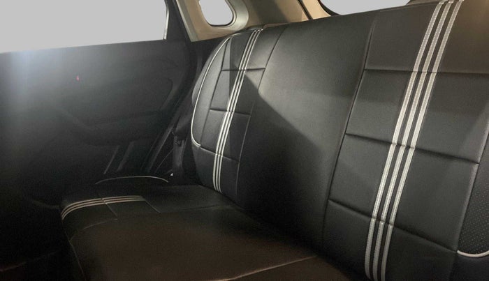 2020 Maruti Vitara Brezza LXI, Petrol, Manual, 21,649 km, Right Side Rear Door Cabin