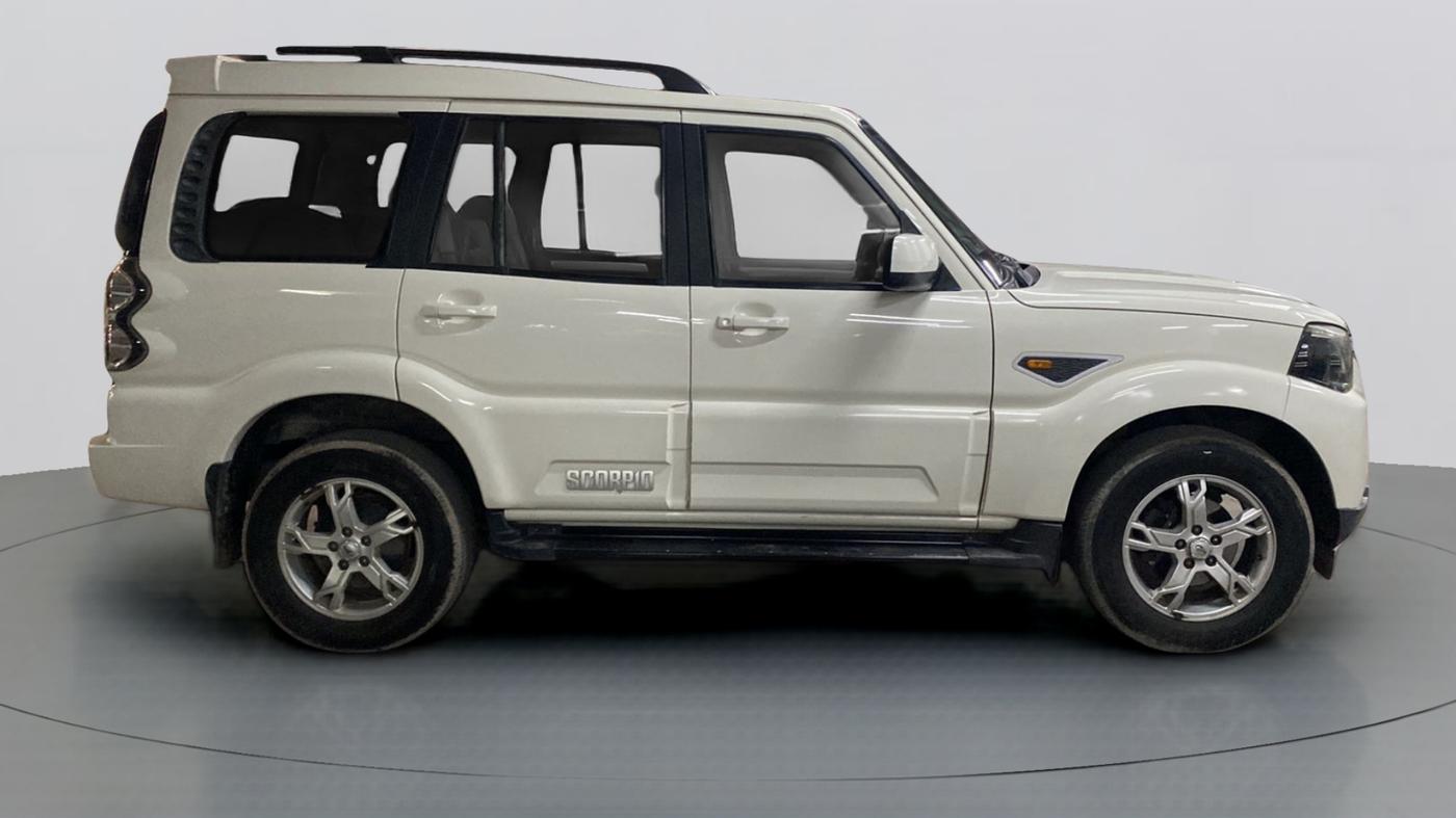 2016 Mahindra Scorpio S10 Intelli Hybrid 2WD, Diesel, Manual, 38,142 km, Right Side View