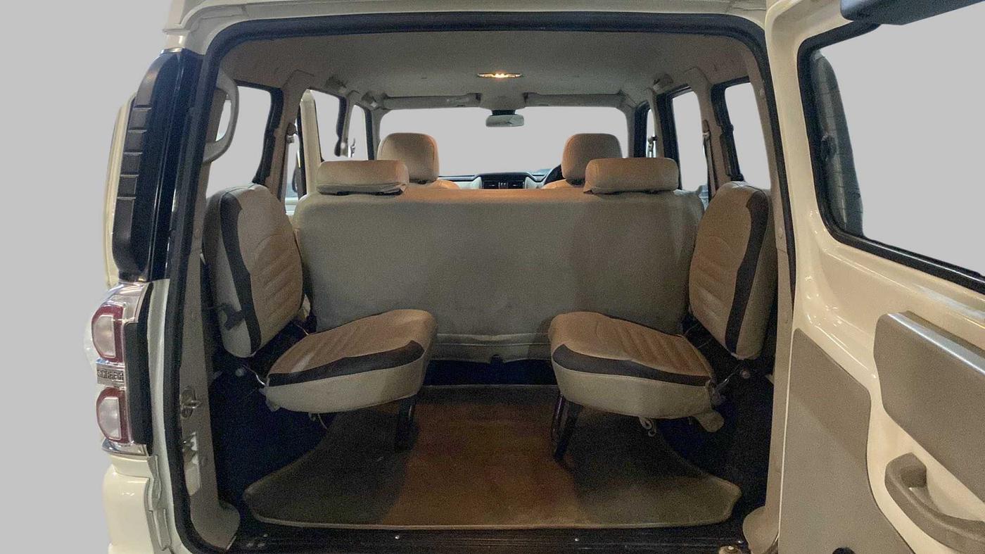 2016 Mahindra Scorpio S10 Intelli Hybrid 2WD, Diesel, Manual, 38,142 km, Third Seat Row ( optional )
