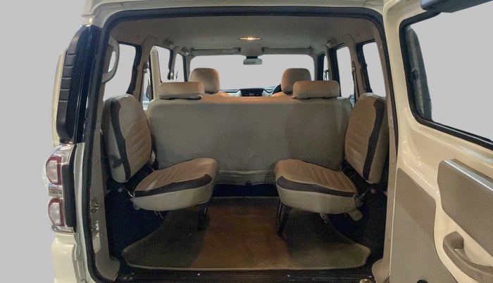 2016 Mahindra Scorpio S10 Intelli Hybrid 2WD, Diesel, Manual, 38,142 km, Third Seat Row ( optional )
