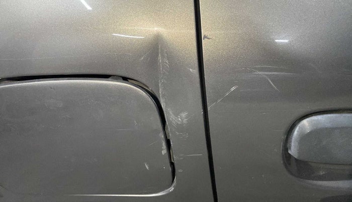 2017 Renault Kwid 1.0 RXL, Petrol, Manual, 50,588 km, Right quarter panel - Slightly dented