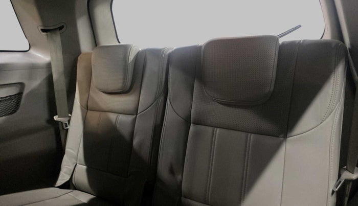 2016 Mahindra XUV500 W10 AT, Diesel, Automatic, 76,542 km, Third Seat Row ( optional )