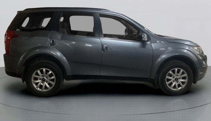 2016 Mahindra XUV500 W10 AT, Diesel, Automatic, 76,542 km, Right Side View